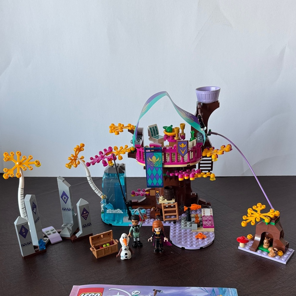 LEGO Disney 41164 Frozen II Enchanted Treehouse